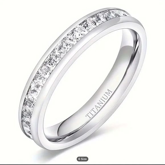 Elegant Titanium Steel Engraved Ring with 4mm Cubic Zirconia - Fade-Resistant - Picture 2 of 4